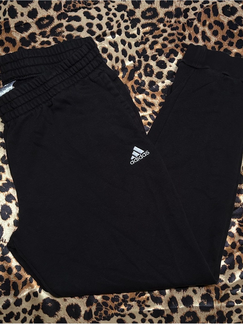 ❌SOLD❌Adidas Women's Black Graphic Jogger Sweatpants *Missing Drawstring*